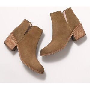 Hinge make boots booties size 9.5